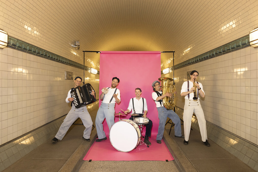 Hafenfestival 2026 - Mahoin - Matrosenbeats und Shantybrass aus Hamburg