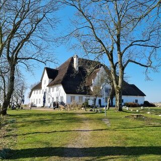 Roter Haubarg im Frühling 2025