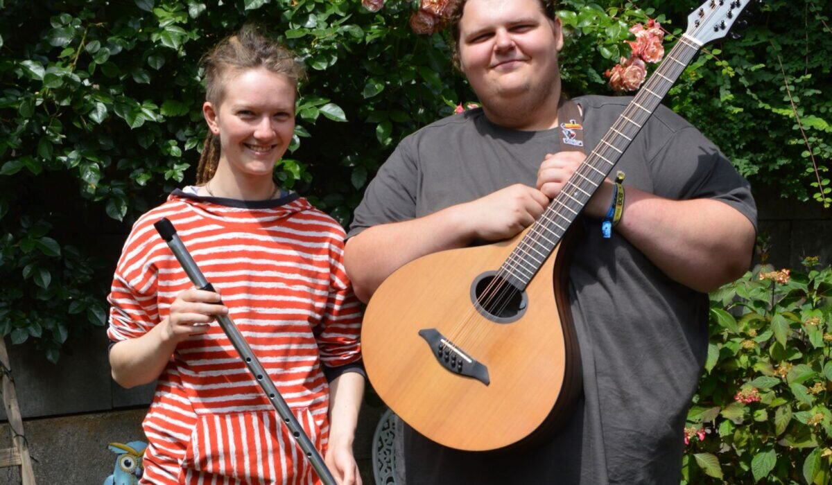 Das Duo "Two Odd sheep"