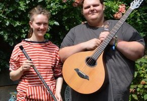 Das Duo "Two Odd sheep"