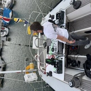 Harbour Sounds - Live Guitar & DJ im Binnenhafen