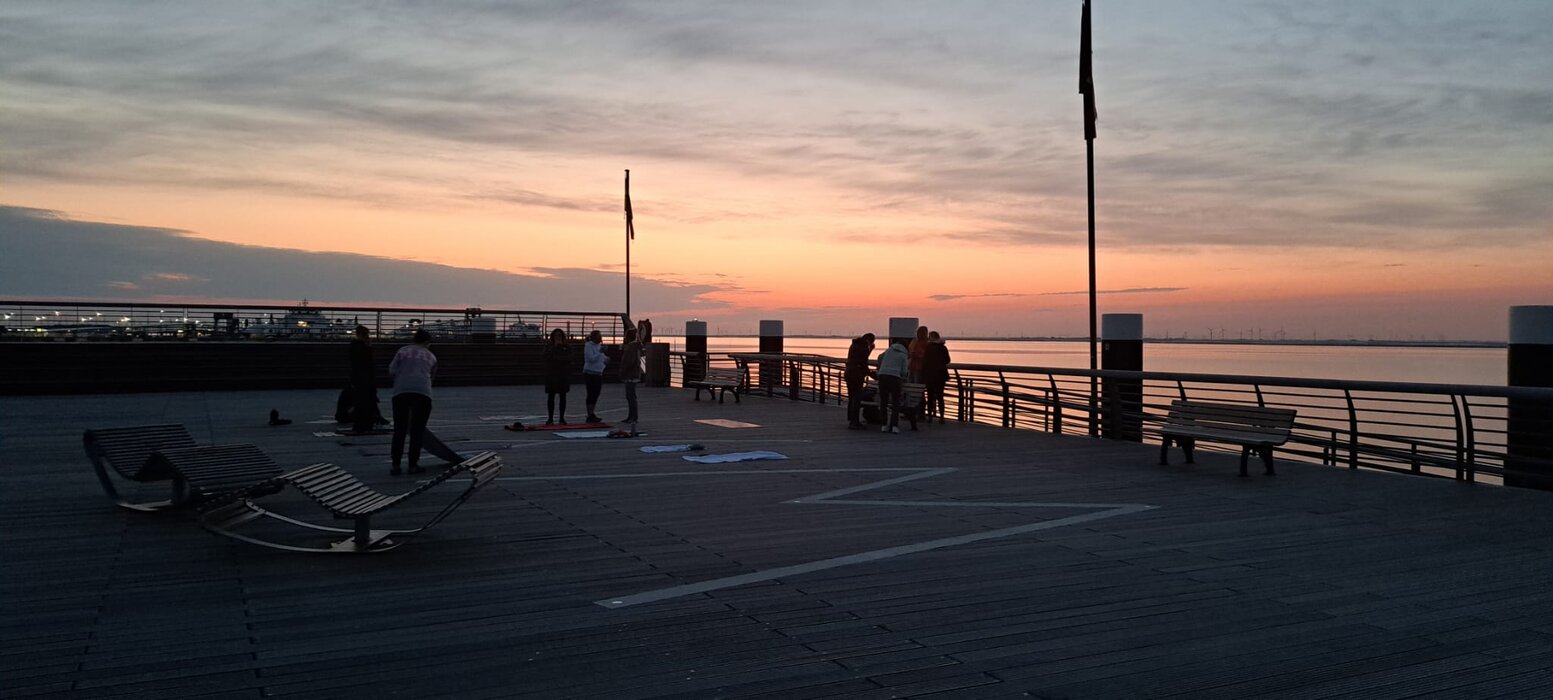 Welt-Yoga Tag / l&auml;ngster Tag 2026 &ndash; Yogasession auf F&ouml;hr