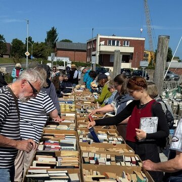 Gro&szlig;er B&uuml;cherverkaufsmarkt des F&ouml;hrer Lions Clubs