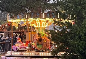 Heimeliger Weihnachtsmarkt SPO KInderkarussel