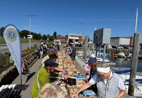 Gro&szlig;er B&uuml;cherverkaufsmarkt des F&ouml;hrer Lions Clubs