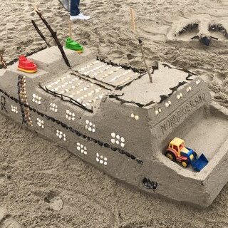 7. Sandburgenwettbewerb f&uuml;r Gro&szlig; und Klein