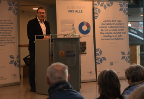 Matthias Hansen eröffnet die Ausstellung - KSV NF Matthias Hansen eröffnet die Ausstellung