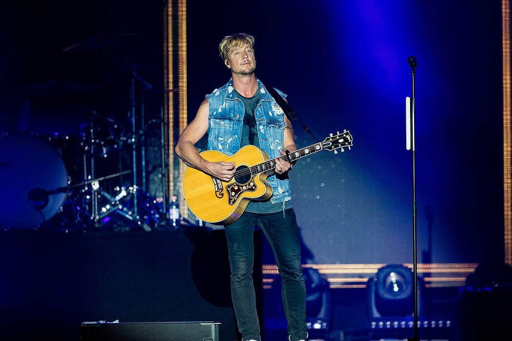1280px-Sunrise_Avenue_-_2019180224736_2019-06-29_Stadtfest_Ludwigshafen_-_1037_-_B70I4961