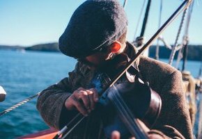 calum-macaulay-qi-CCGOpWuk-unsplash-FOLK