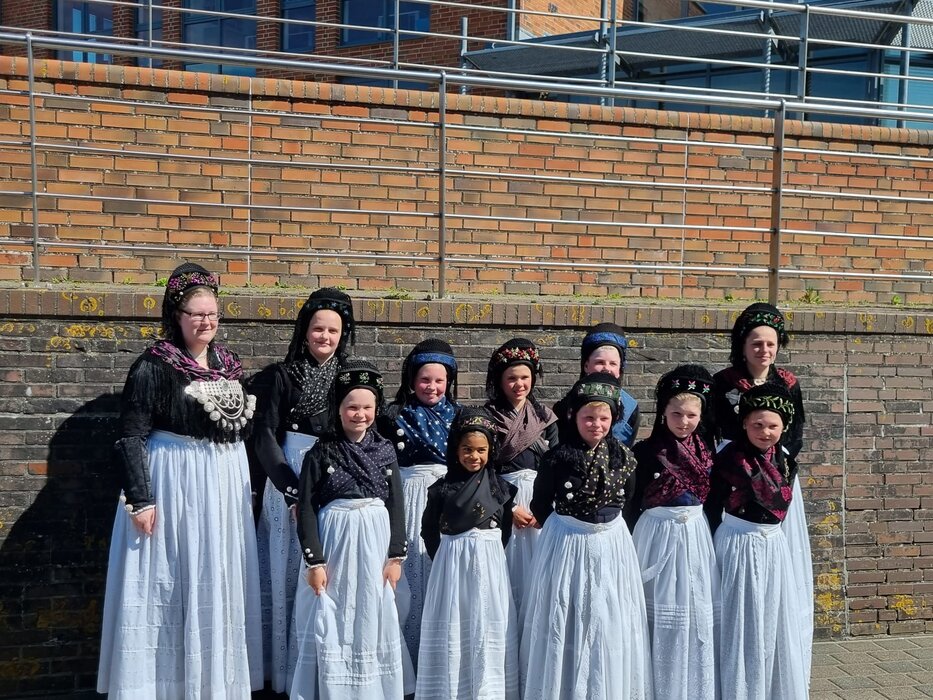 Trachtentanz &ndash; Wie Kinder und Jugendliche auf F&ouml;hr mit dieser friesischen Tradition leben!