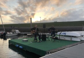 Live-Konzert im Sportboothafen mit „Kacau Gomes & Band“