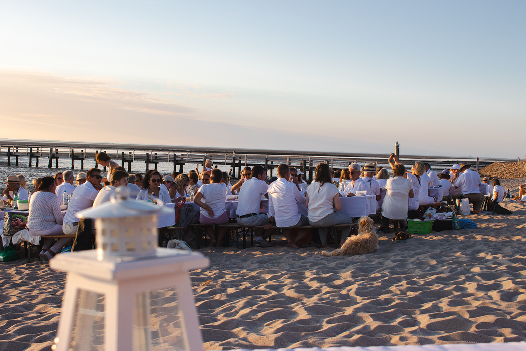 "White Dinner" am Utersumer Strand 