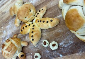 Maritime Hefeteigfiguren und Dinkelkekse backen