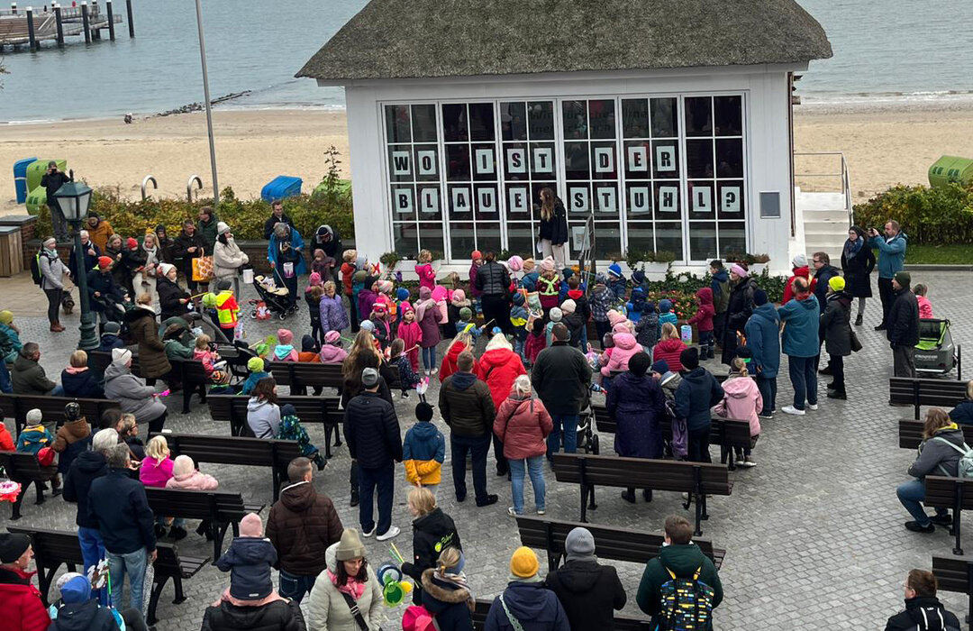 Laternenumzug zum traditionellen Jahrmarkt in Wyk