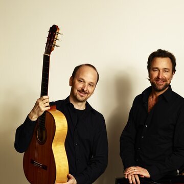 Gitarre und Klavier solo