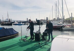Live-Konzert im Sportboothafen mit „Kacau Gomes & Band“
