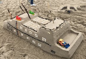 Sandburgenwettbewerb f&uuml;r Gro&szlig; und Klein