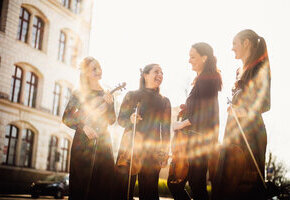Iris Günther (Violine), Leonie Flaksman (Violine), Francesca Rivinius (Viola), Karolin Spegg (Violoncello)