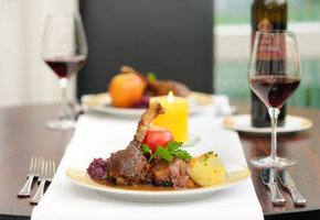 Traditionelles Martinsgans-Essen