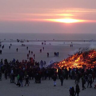 Osterfeuer am Nebeler Strand