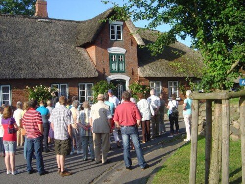 F&Auml;LLT LEIDER AUS !!!
Dorff&uuml;hrung S&uuml;derende - Anekdoten und Geschichten hinter der Haust&uuml;r