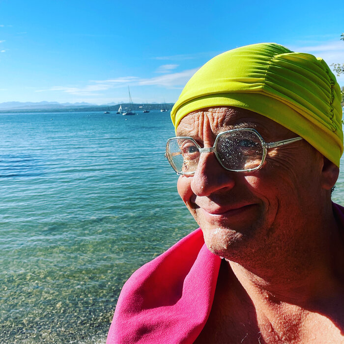 "Herr Boning geht baden"