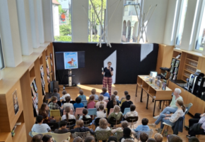 Kinder-Uni-Vorlesung mit Judith Weber von den Physikanten: "Die Superkr&auml;fte der Tiere"