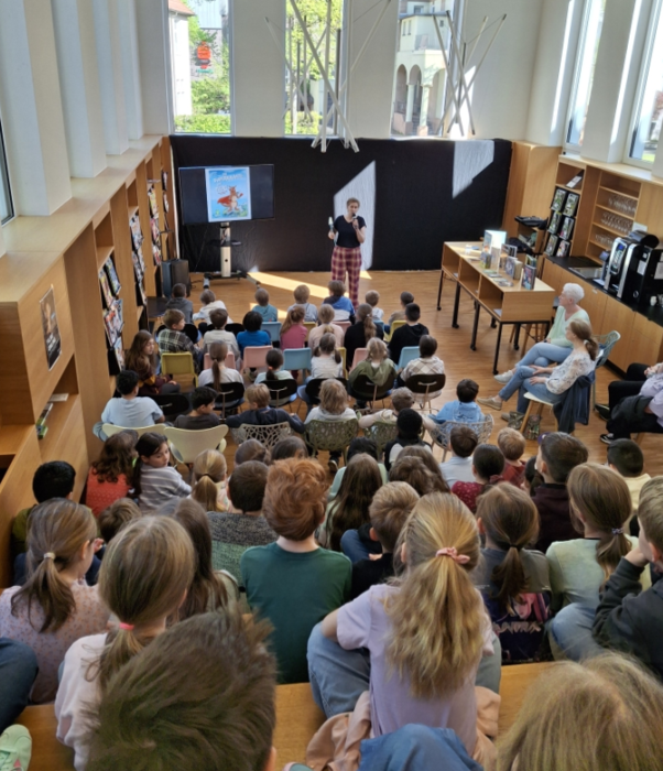 Kinder-Uni-Vorlesung mit Judith Weber von den Physikanten: "Die Superkr&auml;fte der Tiere"