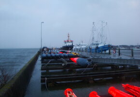 F&uuml;hrung durch den Seezeichenhafen Wittd&uuml;n